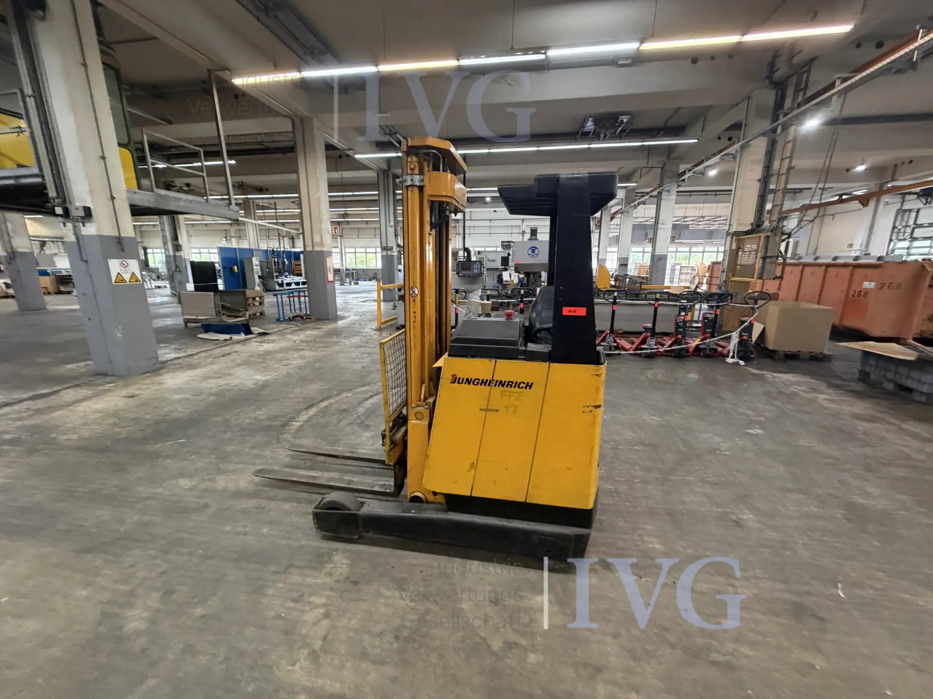 E-Schubmaststapler 12 JUNGHEINRICH ETV-V 13.5 G4E115-530 DZ